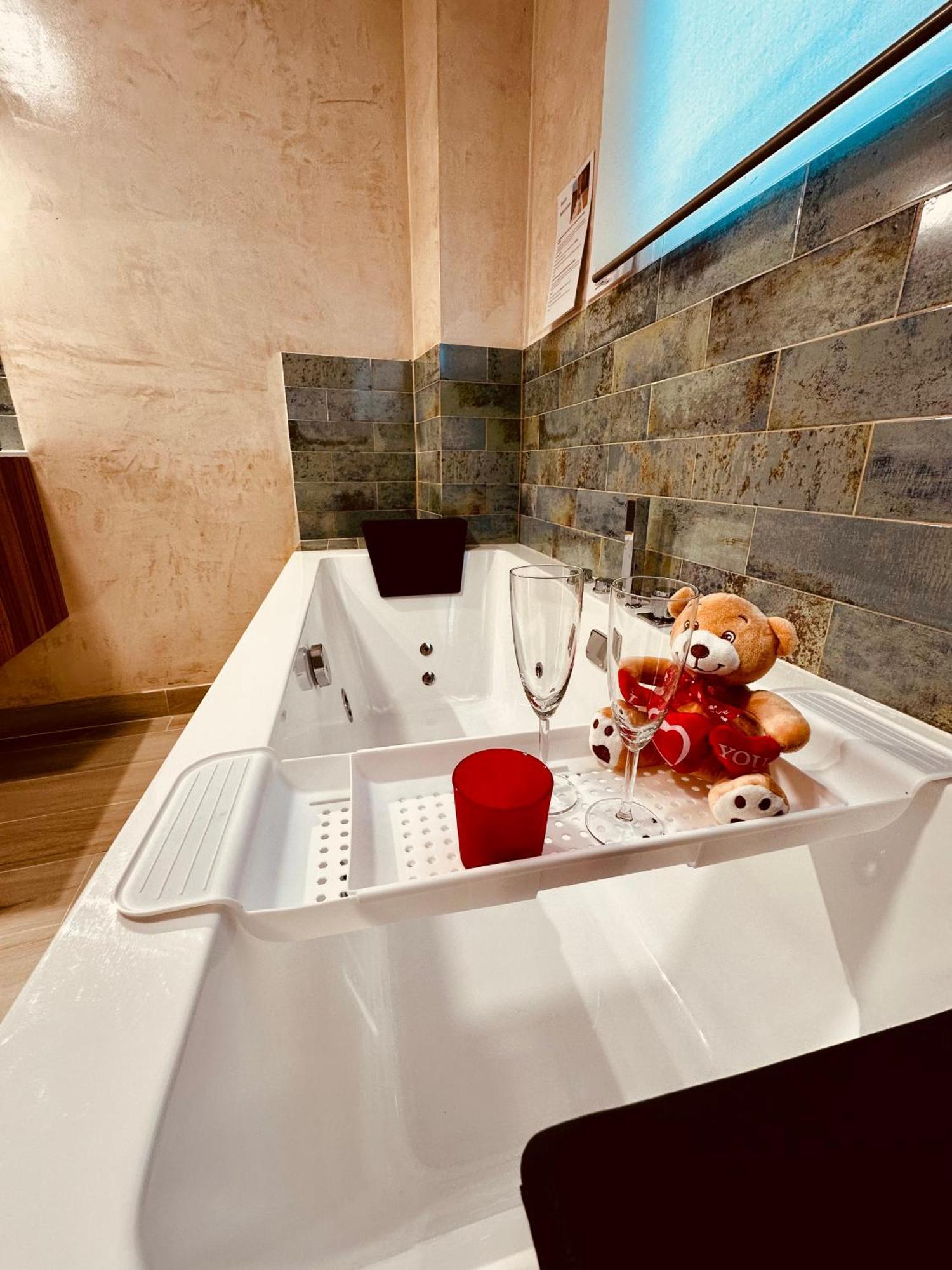 רונדה Cherry Jacuzzi Apartment מראה חיצוני תמונה